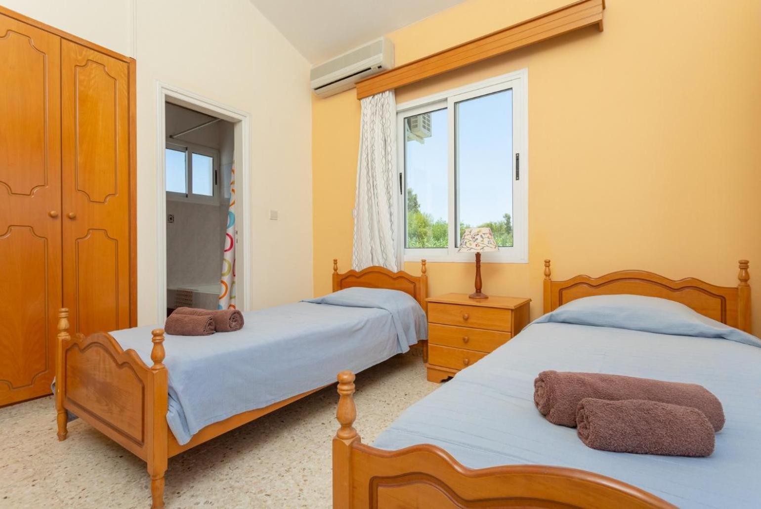 Sun Beach Villa Thio Polis Luaran gambar