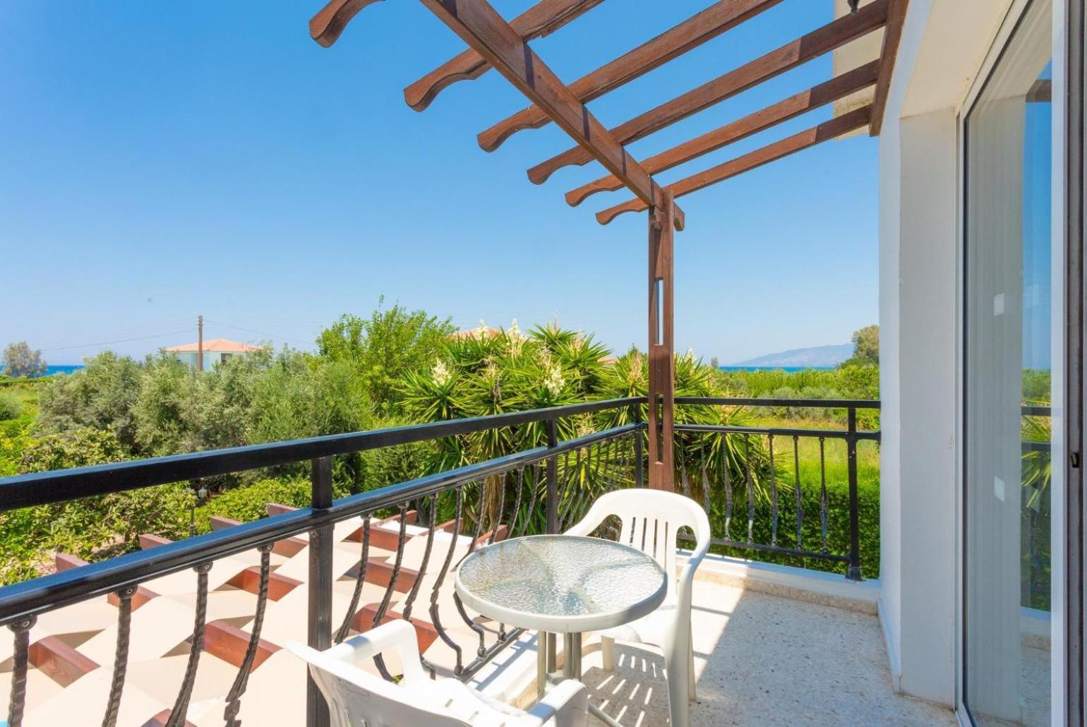 Sun Beach Villa Thio Polis Luaran gambar