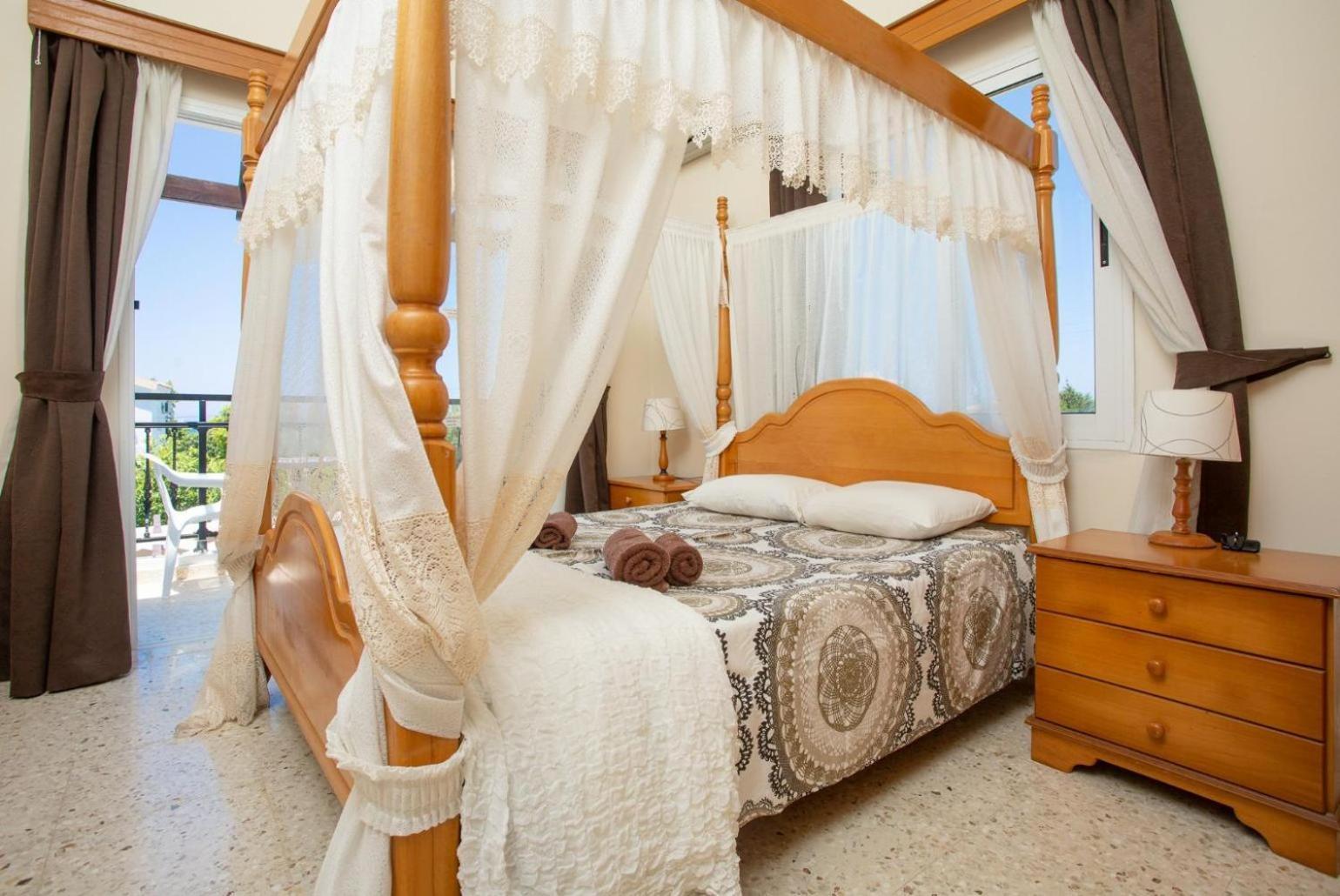 Sun Beach Villa Thio Polis Luaran gambar